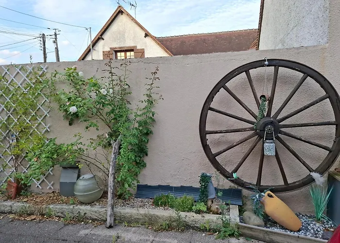Chambre avec SDB privative et parking MOTO ou VL